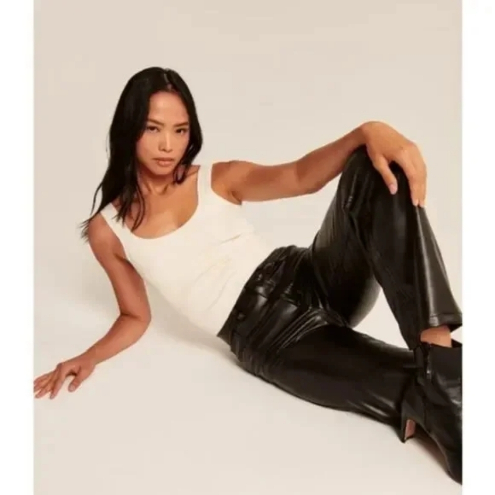 Abercrombie & Fitch Vegan Leather High Rise 90s Relaxed Black Pants Size 18/34 R